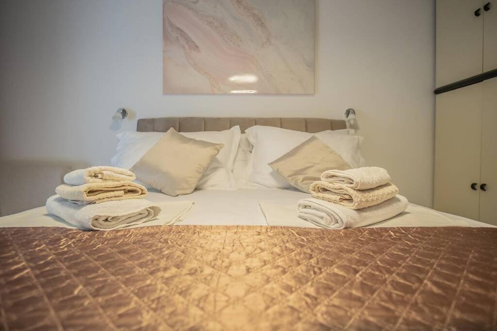 Studio Apartment Purple Sunset - 2+1 บาชกาโวดา ภายนอก รูปภาพ