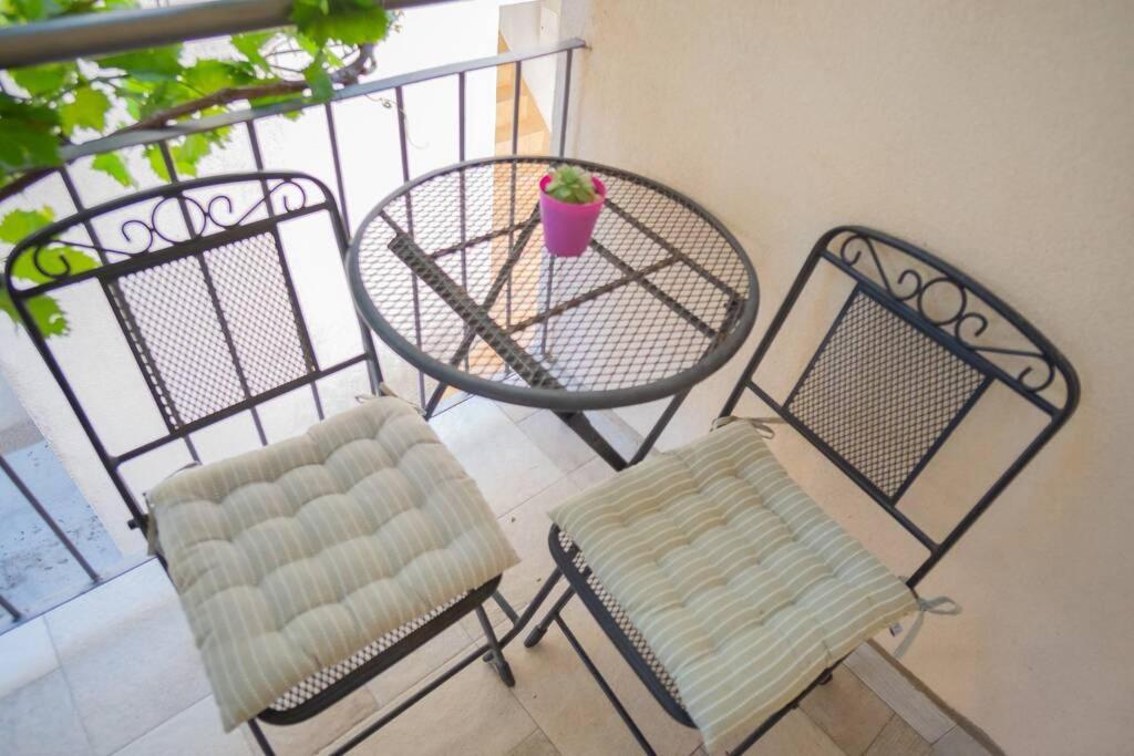Studio Apartment Purple Sunset - 2+1 บาชกาโวดา ภายนอก รูปภาพ