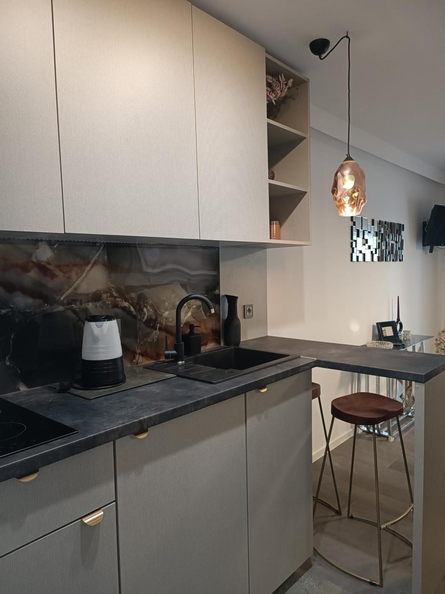 Studio Apartment Purple Sunset - 2+1 บาชกาโวดา ภายนอก รูปภาพ